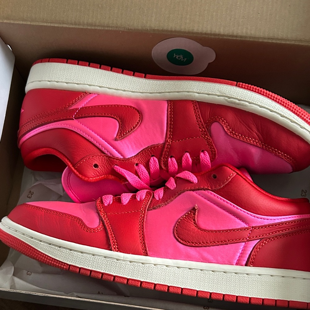 Jordan Air 1 Low SE Pink Blast and Chile Red